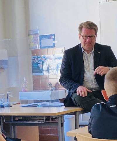 Carsten Mller, MdB, in der Schule Sidonienstrasse
